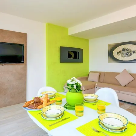 Gardagate - La Castellana 2 Apartment *