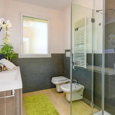 Gardagate - La Castellana 2 Apartment *