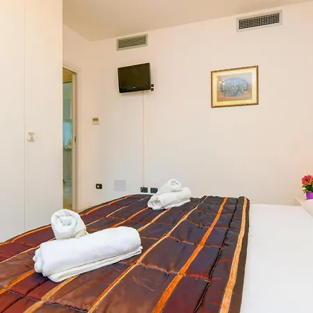 Gardagate - La Castellana 2 Apartment